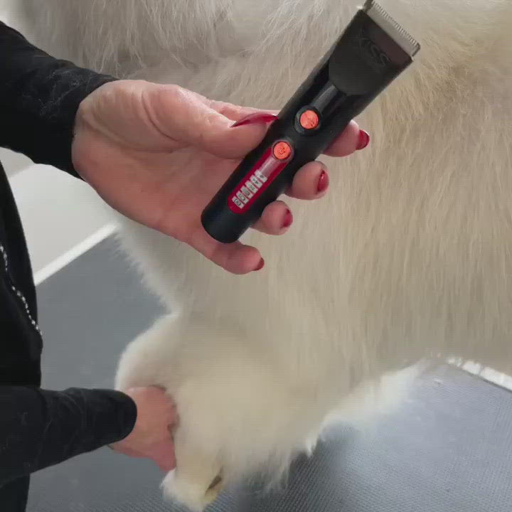 Handy potetrimmer vises på Samojed fra Cabaka