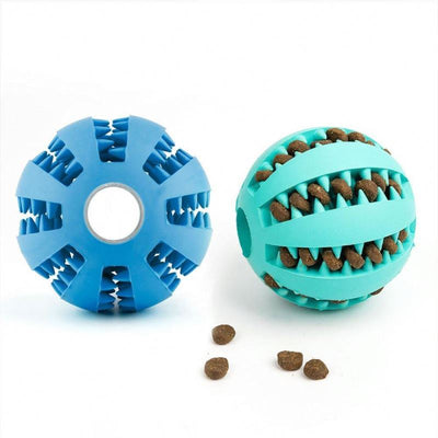 Lille bold 5 cm Aktivitetslegetøj til godbidder, som kan sættes ind i siderne samt hulrummet i midten - Kun hos GroomUs